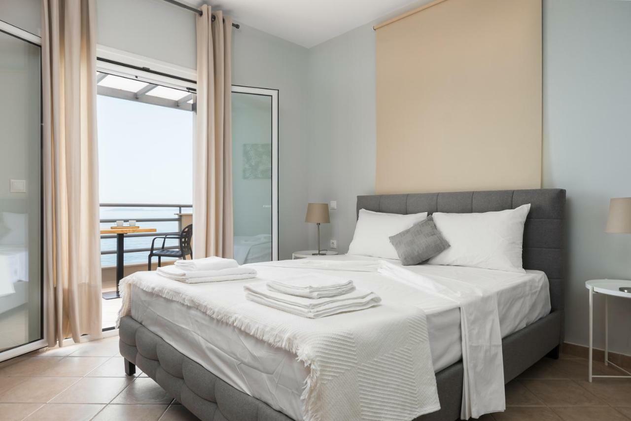 Glyfa Beach Villas Barbati Exterior photo